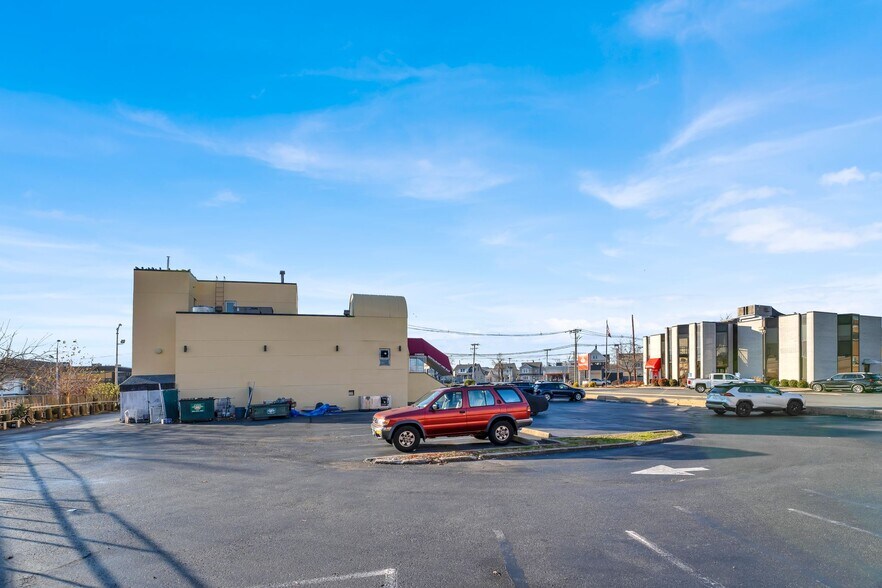 More Photos Of 1322 Paterson Plank Rd, Secaucus Restaurant For Sale