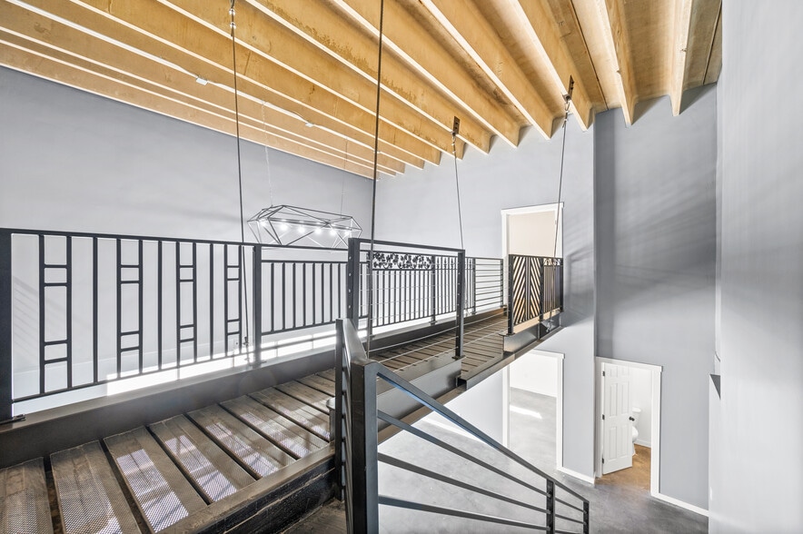 More Photos Of 122 Navajo St, Salt Lake City Manufacturing For Lease