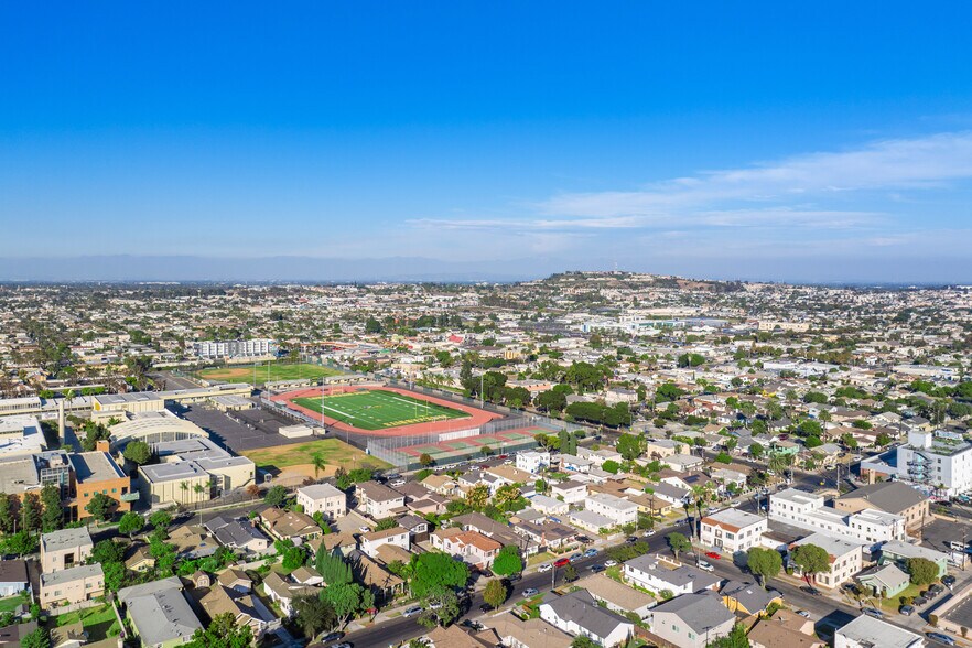 More Photos Of 817 E New York St, Long Beach Multifamily For Sale