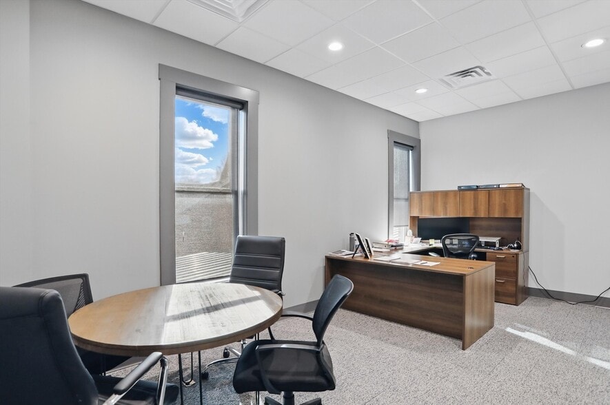 More Photos Of 164 E Jefferson St, Franklin Office For Sale