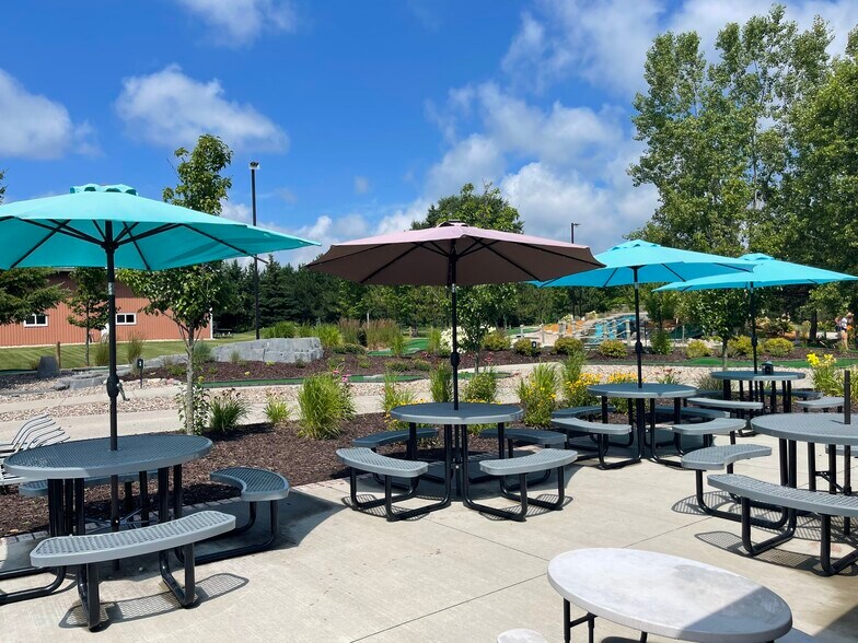 More Photos Of 2630 School Ln, Suamico Restaurant For Sale
