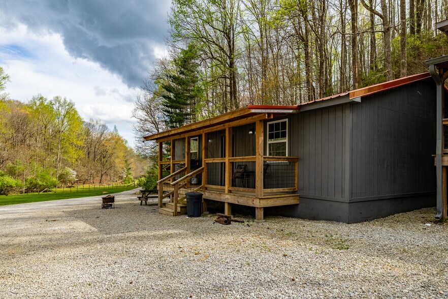 More Photos Of 1534 Cove Ln, Oliver Springs Sports And Entertainment For Sale