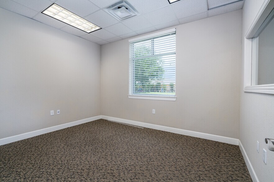 More Photos Of 20008 Champion Forest Dr, Spring Office For Sale