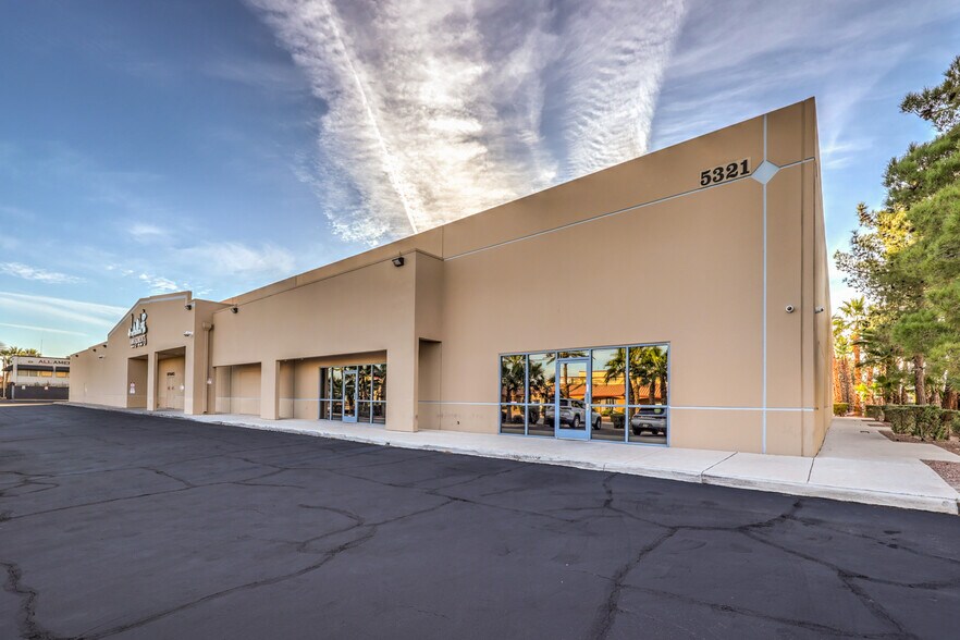 More Photos Of 5321 Cameron St, Las Vegas General Retail For Lease