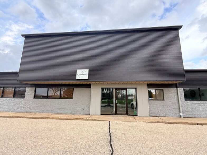 More Photos Of 1001 Arboretum Dr, Waunakee Flex For Lease