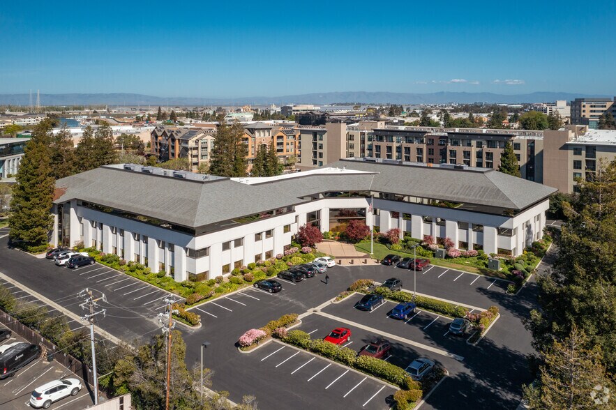 More Photos Of 805 Veterans Blvd, Redwood City Office For Lease