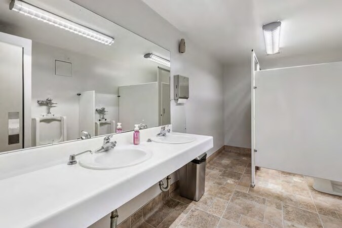 More Photos Of 850 S Van Ness Ave, San Francisco Office For Lease