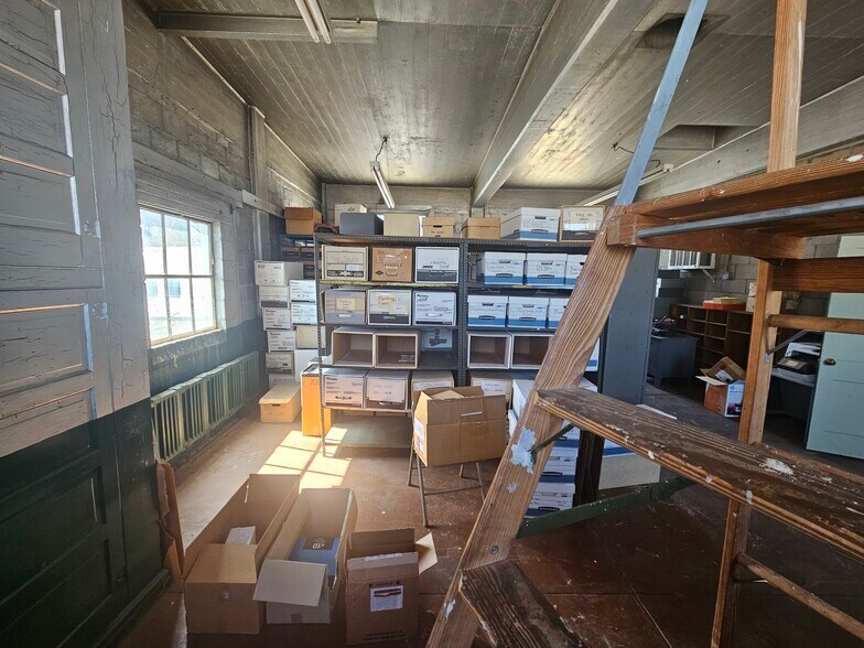 More Photos Of 173 Water St, Bridgeton Warehouse For Sale