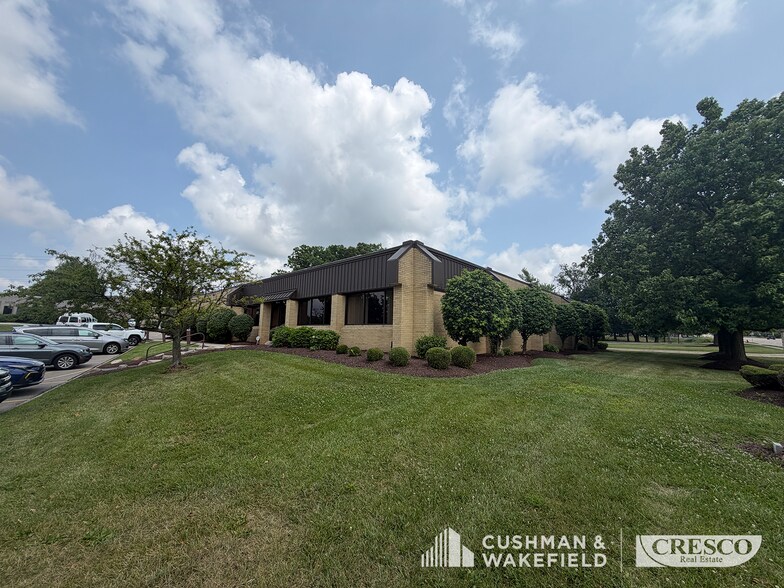 More Photos Of 16500 W Sprague Rd, Middleburg Heights Office For Sale