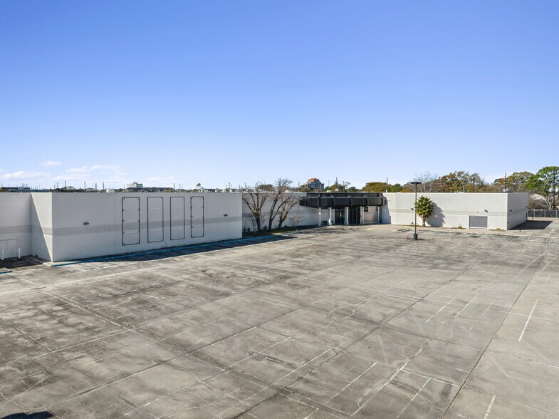 More Photos Of 12002 US 59 Hwy, Meadows Place Light Manufacturing For Sale