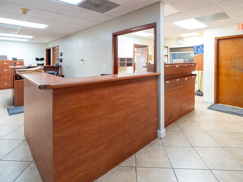 More Photos Of 7801-7821 W 25th Ct, Hialeah Warehouse For Lease