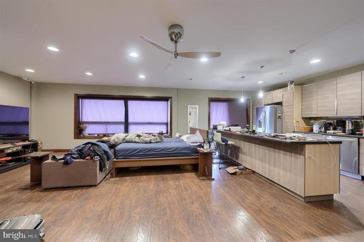 More Photos Of 206 W Kendig Rd, Willow Street Warehouse For Sale