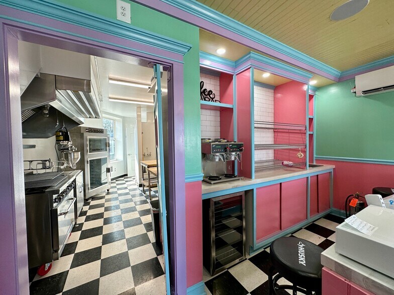 More Photos Of 4 Thomas St, Holley Restaurant For Sale