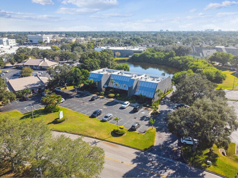 More Photos Of 6740 Crosswinds Dr, Saint Petersburg Coworking Space