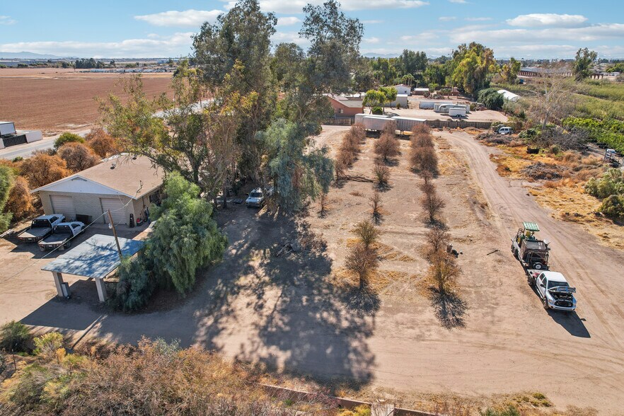 More Photos Of 15901 W Northern Ave, Litchfield Park General Retail For Sale