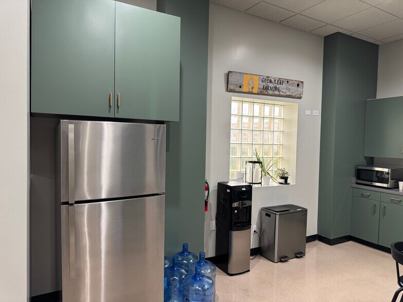 More Photos Of 1012 11th St, Modesto Office For Lease