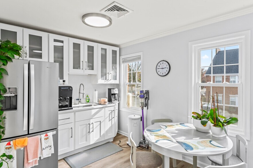 More Photos Of 2102 Gallows Rd, Vienna Medical For Lease