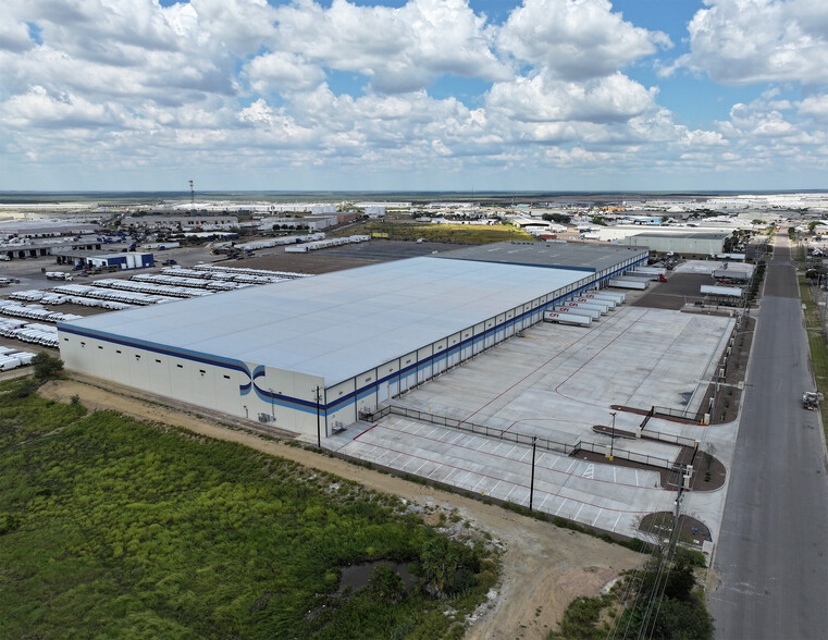 Primary Photo Of 13378 Port Dr, Laredo Warehouse For Lease