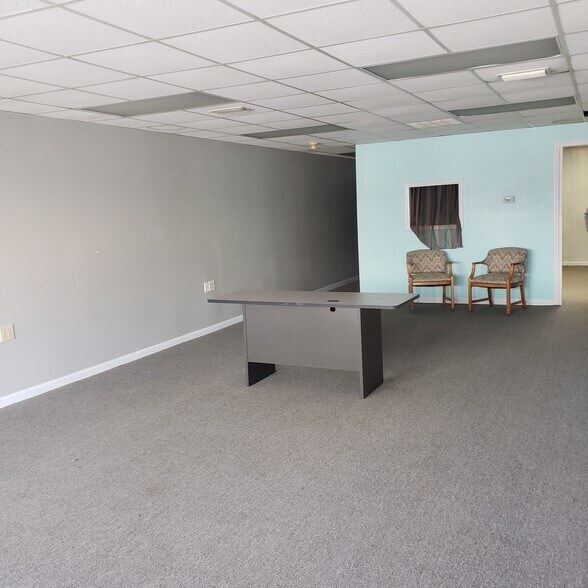 More Photos Of 117 N College Ave, Newton Theater Concert Hall For Sale