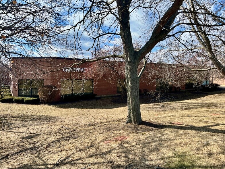 More Photos Of 500 Park Ave, Lake Villa Warehouse For Sale