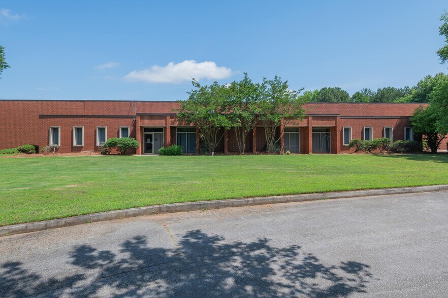 More Photos Of 5682 E Ponce De Leon Ave, Stone Mountain Distribution For Lease