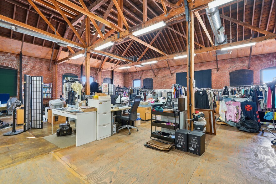 More Photos Of 714 Ducommun St, Los Angeles Manufacturing For Lease