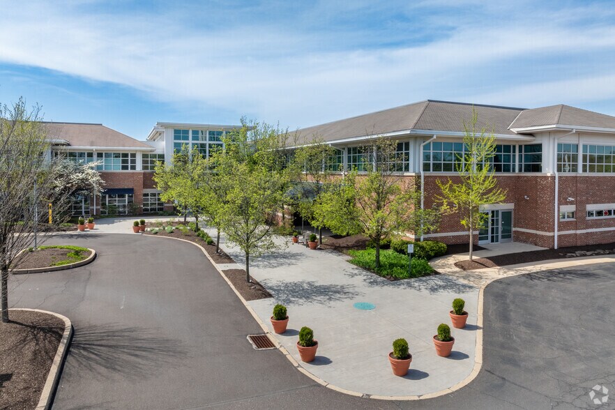 More Photos Of 847 Easton Rd, Warrington Office For Sale