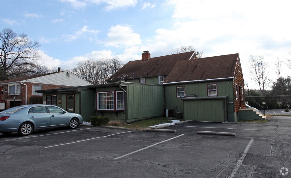 More Photos Of 13 E Deer Park Dr, Gaithersburg Office For Lease