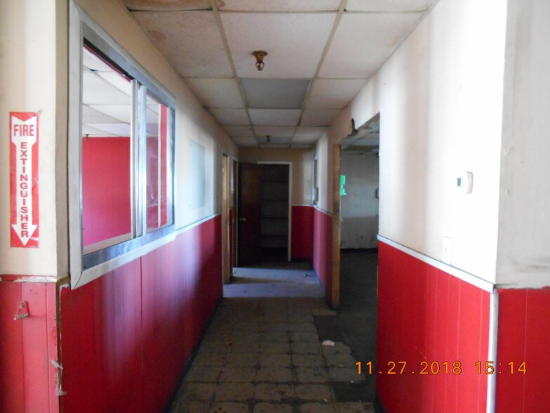 More Photos Of 3700 N Quincy St, Plainview Warehouse For Sale