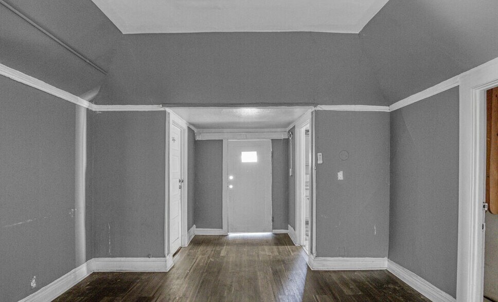 More Photos Of 275 S Union Ave, Los Angeles Apartments For Sale