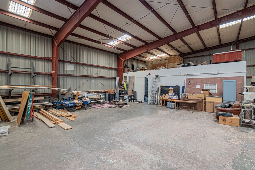 More Photos Of 3500 Confederate Rd, El Paso Warehouse For Sale