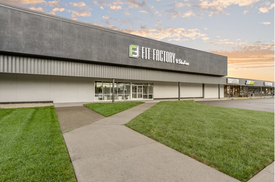 More Photos Of 473 E Washington St, North Attleboro General Retail For Sale