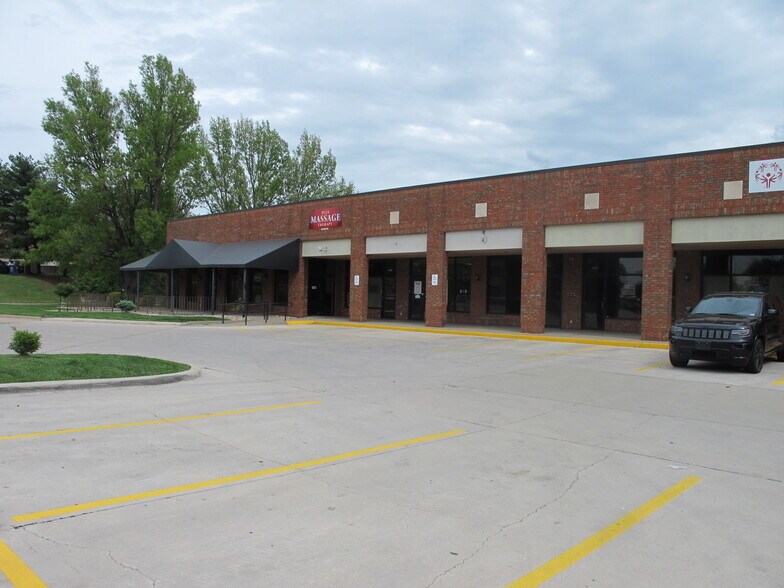 More Photos Of 3510-3550 S National Ave, Springfield Unknown For Lease