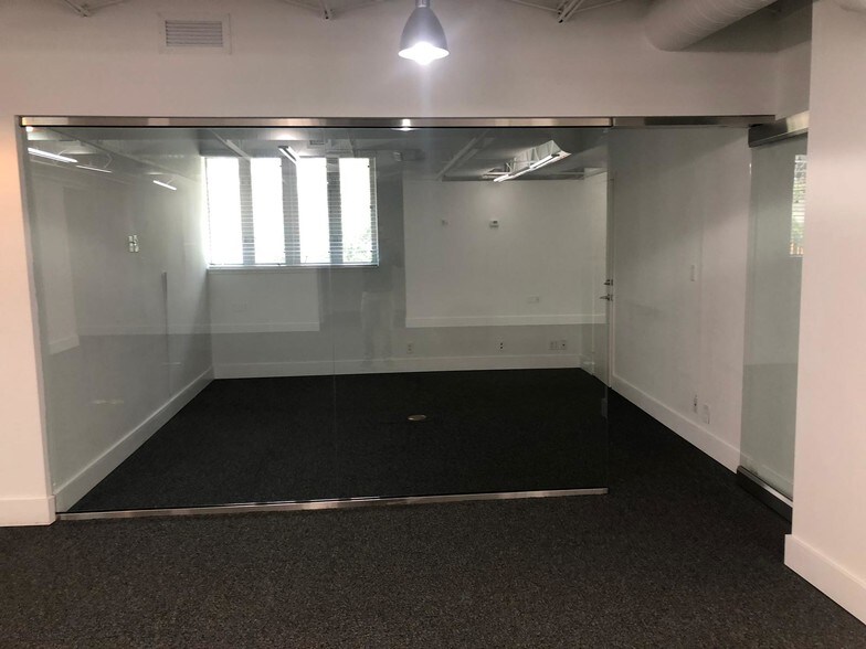 More Photos Of 4565 Ponce de Leon Blvd, Coral Gables Office For Lease