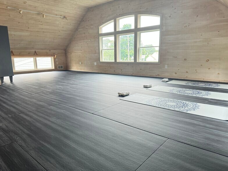 More Photos Of 156 Teaticket Hwy, Falmouth Freestanding For Sale