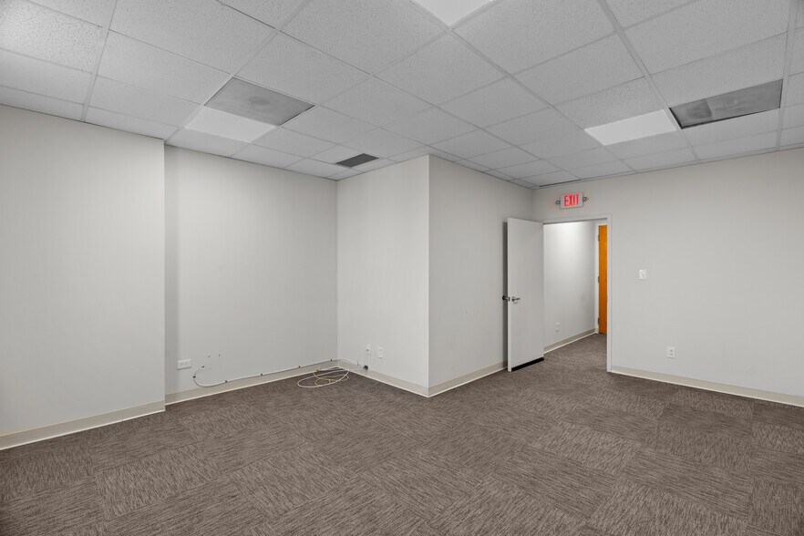 More Photos Of 6744 Clayton Rd, Richmond Heights Medical For Sale