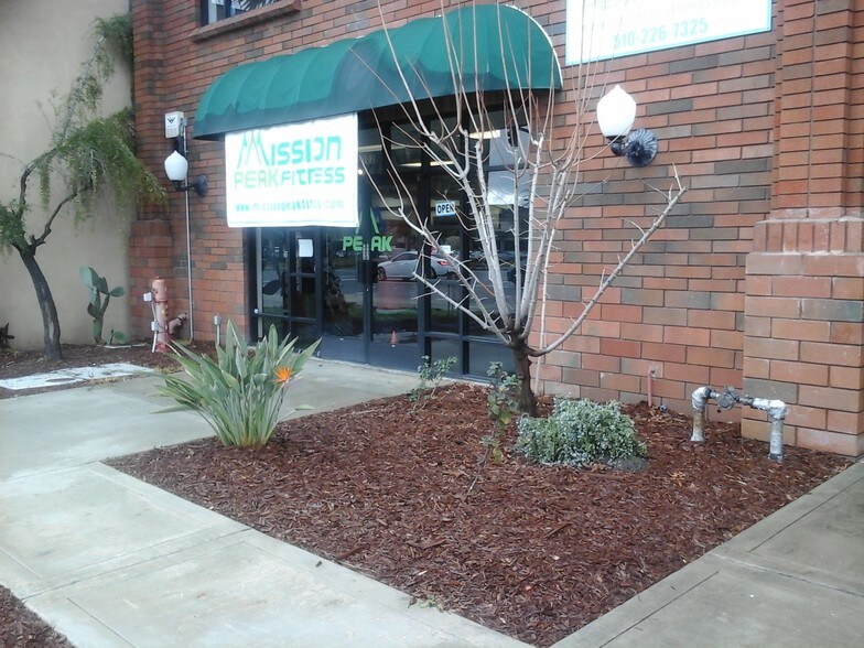 More Photos Of 3755 Washington Blvd, Fremont Office For Lease