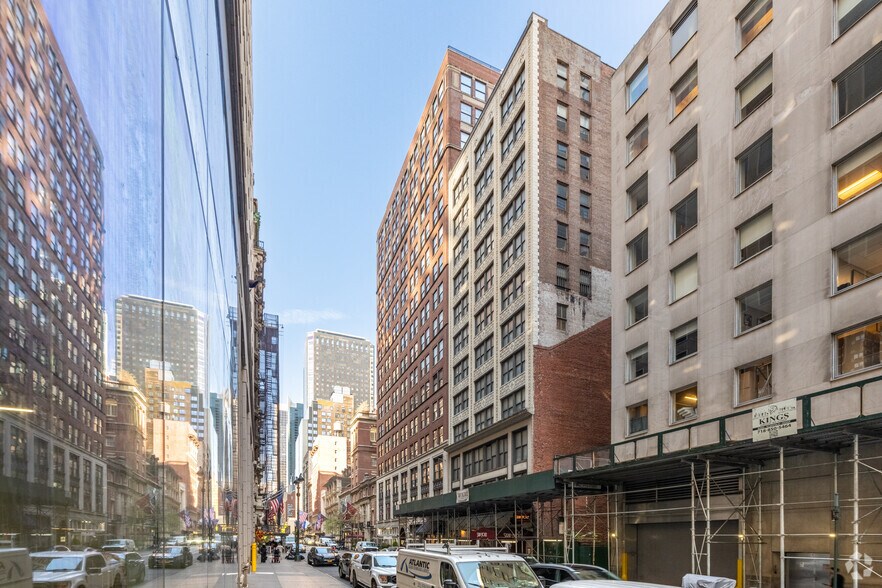 More Photos Of 19 W 44th St, New York Office For Lease