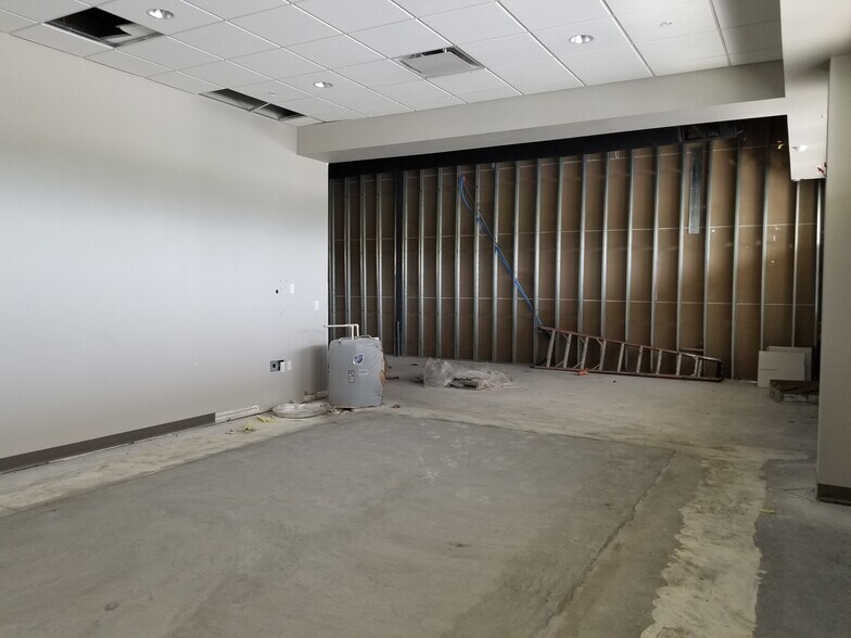 More Photos Of 3990 E SR 44, Wildwood Coworking Space