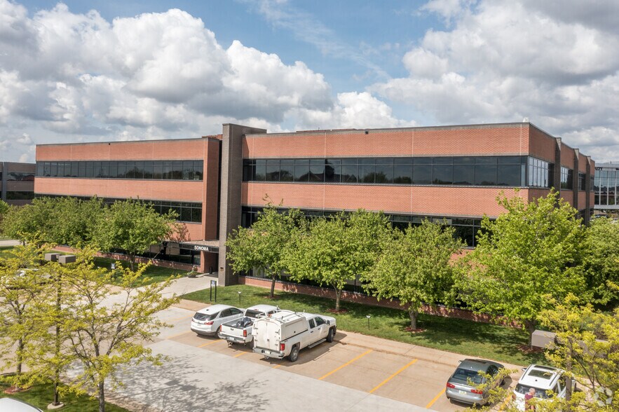 More Photos Of 1089 Jordan Creek Pky, West Des Moines Office For Lease