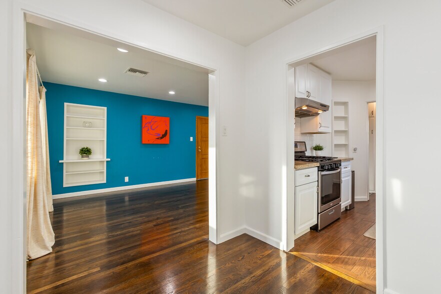 More Photos Of 811 E Nutwood St, Inglewood Apartments For Sale