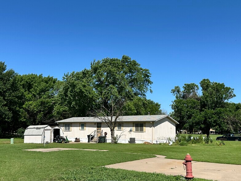 More Photos Of 620 Country Club Rd, Pratt Manufactured Housing Mobile Home Park For Sale