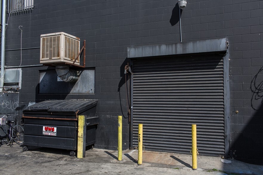 More Photos Of 716 E 9th Pl, Los Angeles Industrial For Lease