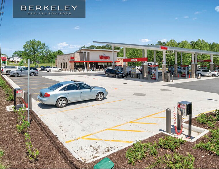 Primary Photo Of 14039 Wards Rd, Lynchburg Service Station For Sale