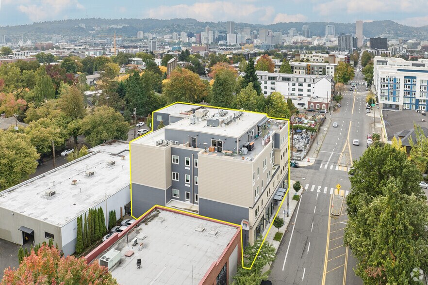 More Photos Of 1616 E Burnside St, Portland Hotel For Sale