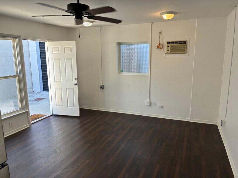 More Photos Of 3307 W Burbank Blvd, Burbank Loft Creative Space For Lease