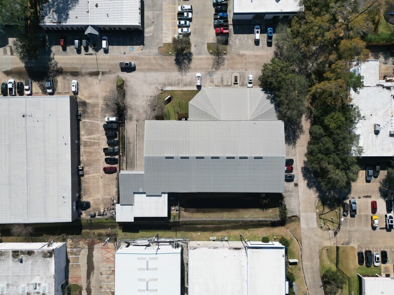 More Photos Of 1175-1179 Brittmoore Rd, Houston Warehouse For Sale