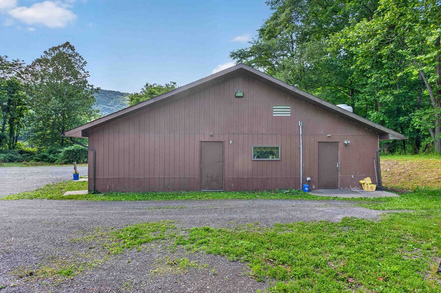 More Photos Of 13239 Rt 14, Ralston General Retail For Sale