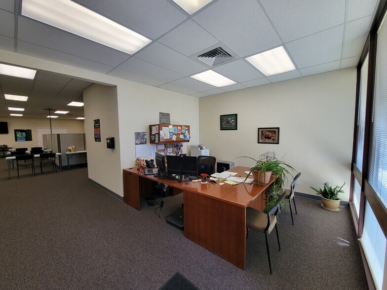 More Photos Of 2748-2776 Janitell Rd, Colorado Springs Warehouse For Lease