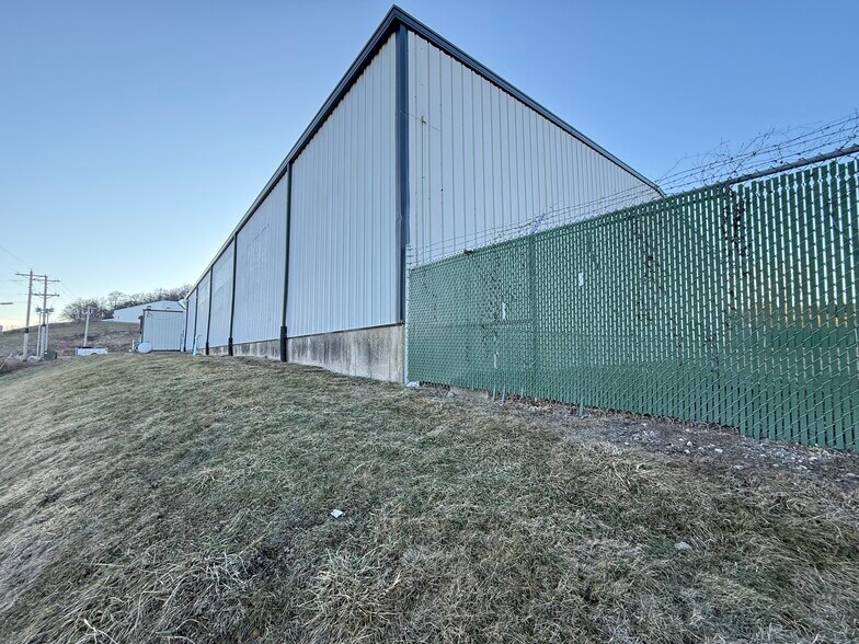 More Photos Of 10435 Bronzewood Dr, Dubuque Warehouse For Sale